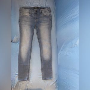 Hollister - Low Rise  Super Skinny 5S - 5 short - light wash Bundle 4 jeans $20